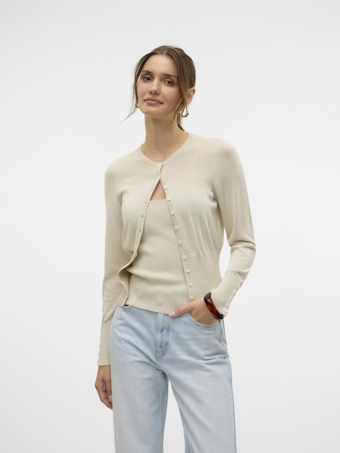 model_shot-front