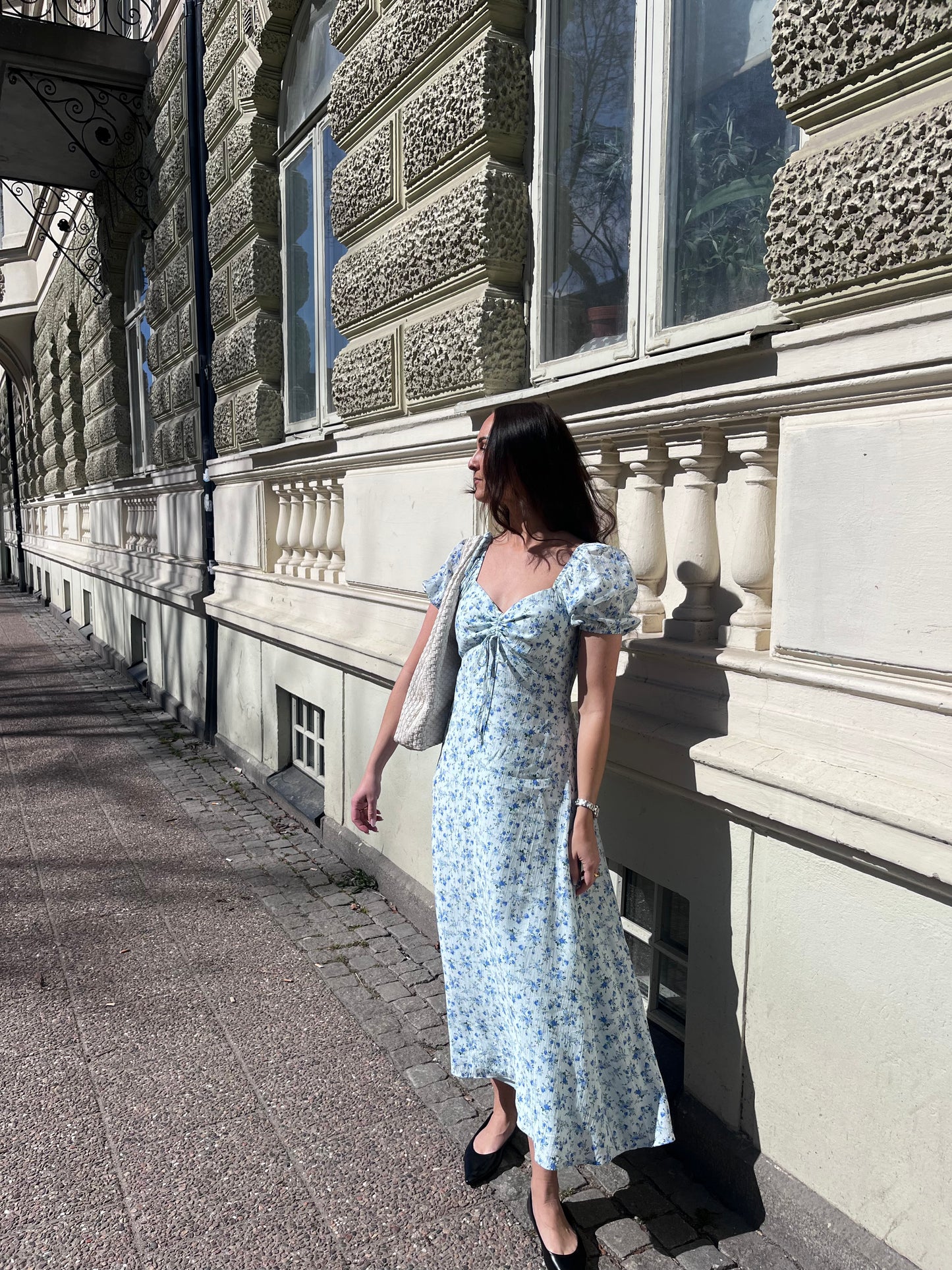 VMBELLA Midi Dress - Blue flower