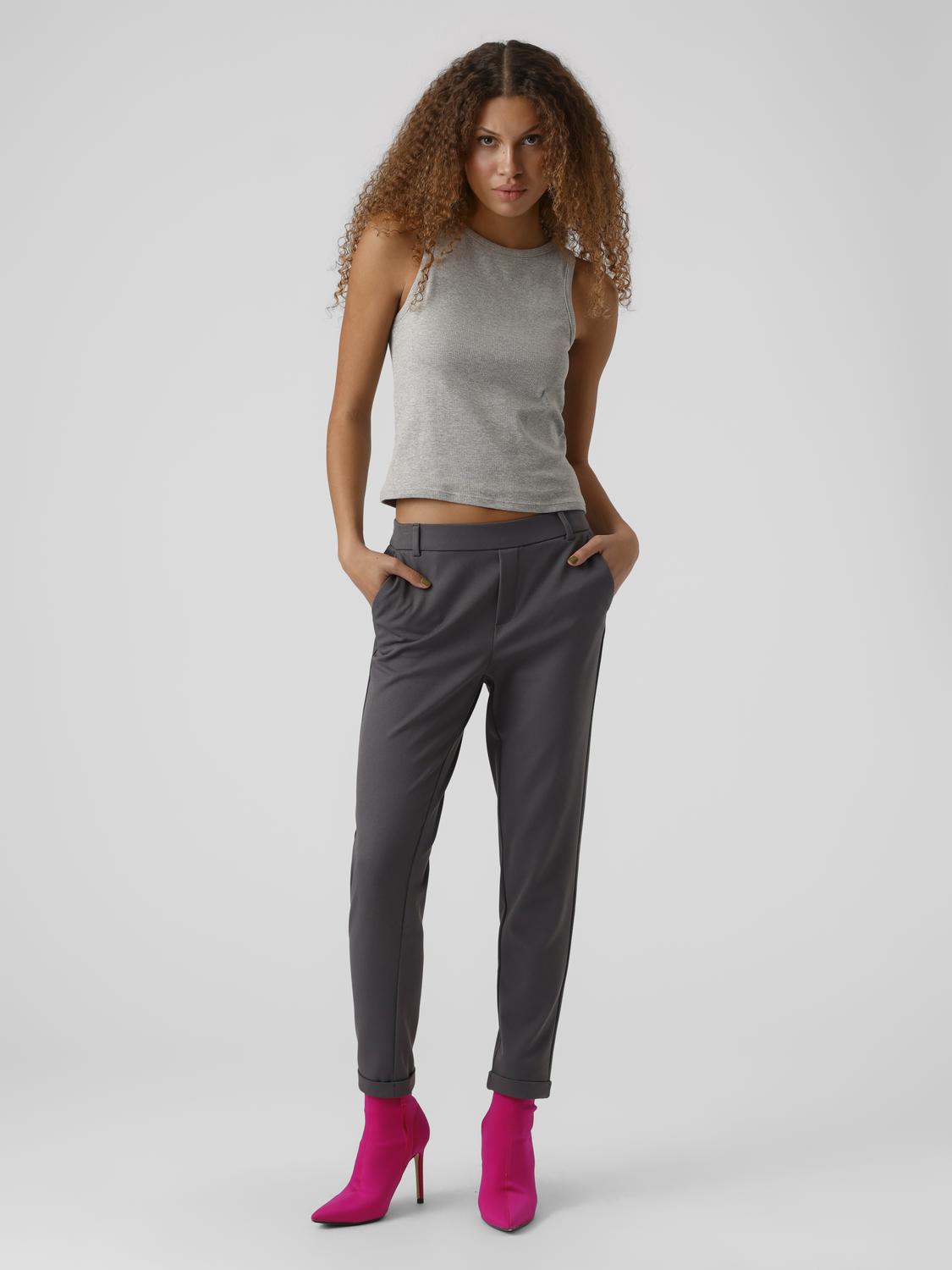 model_shot-front_full